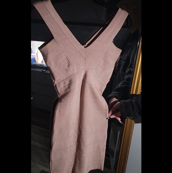 Dress - Picture 1 of 2